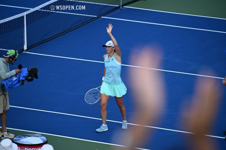 因此他的在 因此他的在