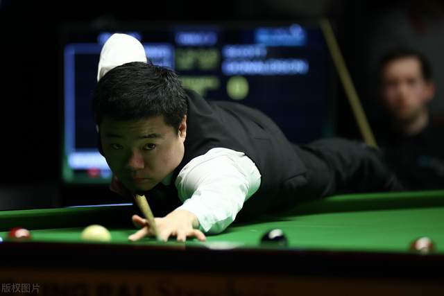 赛中脱颖而 赛中脱颖而